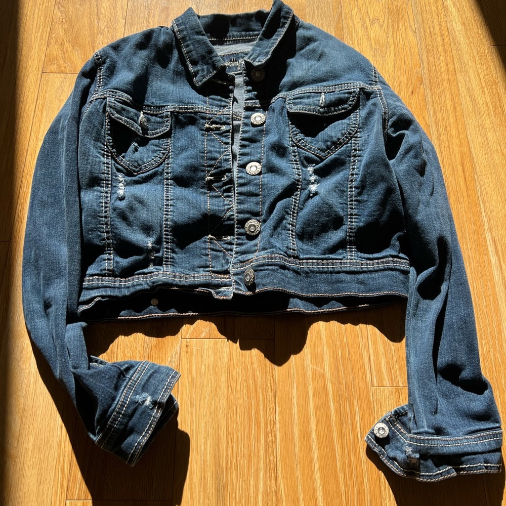 Cropped denim jacket